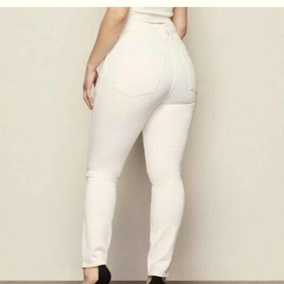 Free top- Good American good curve skinny crop jeans - Picture 2 of 8